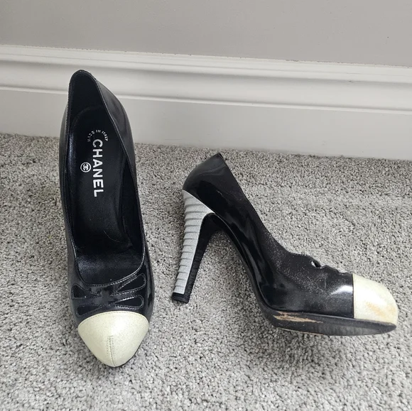 Pre loved authentic Chanel pumps - Picture 1 of 15